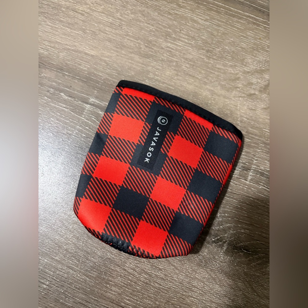 Java Sok Medium Red & Black Plaid Neoprene Sleeve